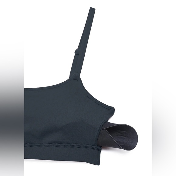 Butterluxe Adjustable Spaghetti Strap Bra - Picture 4 of 7